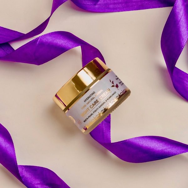 Body Gold Hydrating Night Care Cream With Mukta Pishti Sandal & Kumkumadi (50 Gm) - Image 2